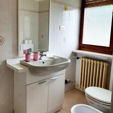 L'albero Di Giada, Fiori E Frutti